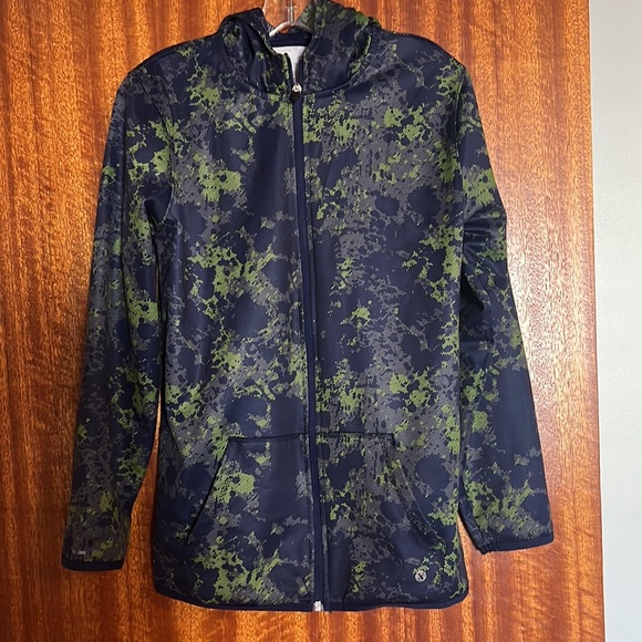 Boys hoodie, gently used, no stains or tears - Picture 2 of 5